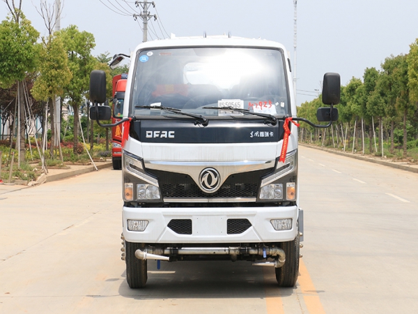 國六東風(fēng)小福瑞卡 藍牌 5噸 噴霧車