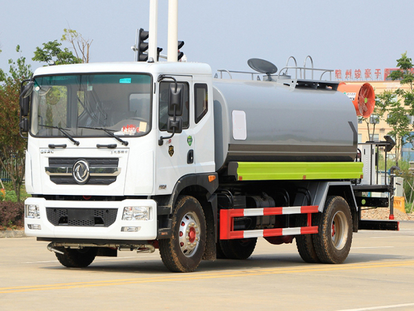 國(guó)六東風(fēng)D9 12-14噸 噴霧車