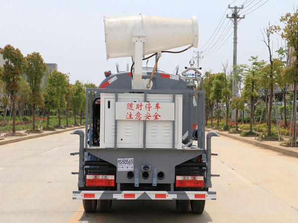 國六東風(fēng)小福瑞卡 藍牌 5噸 噴霧車